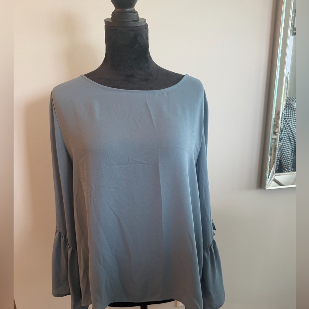 Loft Women’s Slate Blue Bell Sleeve Top

#97